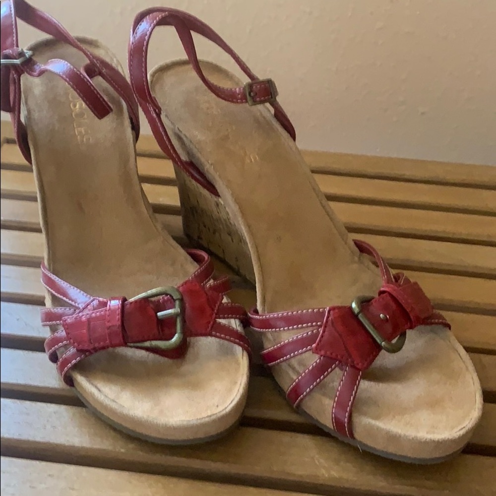 AEROSOLES Women’s cork red 4”sandals 8.5 wedge